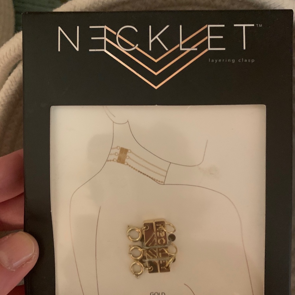 Necklet